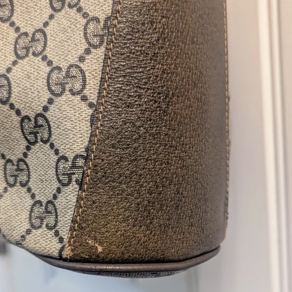 Gucci Brown Shoulder Bag with Monogram Canvas - Picture 11 of 16
